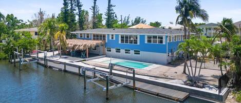 Casa, letti multipli (The Nellie) | Piscina