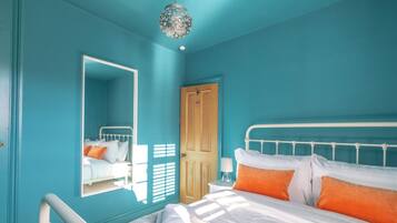 2 bedrooms, iron/ironing board, free WiFi, bed sheets