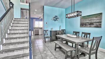 Rumah, Beberapa Tempat Tidur (Redington Retreat - Unit A) | Tempat makan