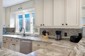 House, Multiple Beds (Bayview Sunset Getaway) | Private kitchen | Oven, toaster - Bayview Sunset Getaway (Fort Myers Beach)
