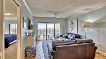 Condo, Multiple Beds (Land's End 3-403 Bay Front - Premier) | Living area