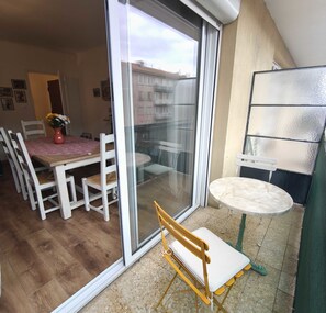 Outdoor dining - Charming T3 with balconies in Ajaccio (Ajaccio)