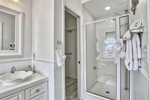 House, Multiple Beds (Villa At Bahia Shores-Whole Property) | Bathroom - Villa At Bahia Shores-whole Property (St. Pete Beach)