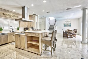 Maison, plusieurs lits (Villa At Bahia Shores-Whole Property) | Cuisine privée | Four, grille-pain