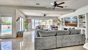 บ้านพัก, หลายเตียง (Villa At Bahia Shores-4BR) | บริเวณนั่งเล่น