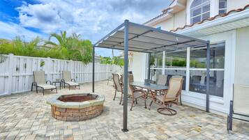 House, Multiple Beds (Villa At Bahia Shores-4BR) | Outdoor dining
