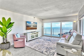 Living area - Ocean Sands 1-808 (Madeira Beach)