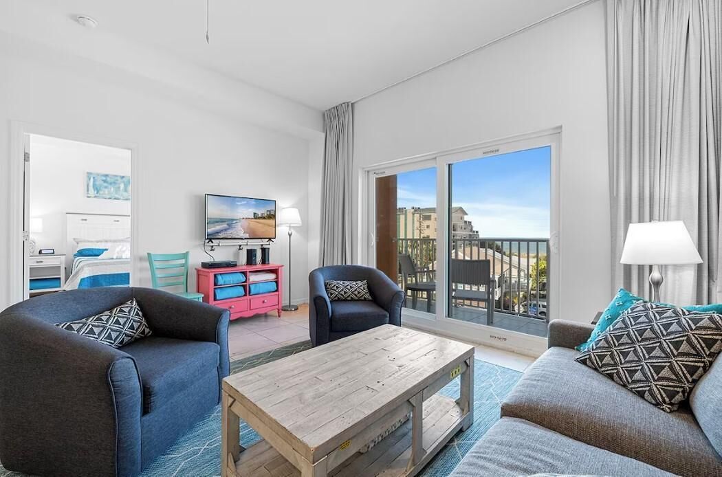 Huoneisto, 1 suuri parisänky ja vuodesohva (Madeira Bay Resort I 1402) | Oleskelualue | Televisio