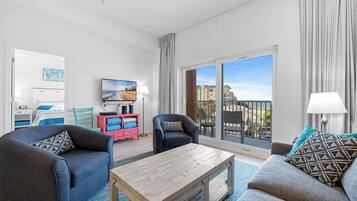 Huoneisto, 1 suuri parisänky ja vuodesohva (Madeira Bay Resort I 1402) | Oleskelualue | Televisio