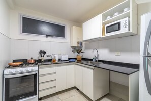 Fridge, microwave, oven, coffee/tea maker - Comfortable and cozy apartment on Avenida Callao (Ciudad Autónoma de Buenos Aires)