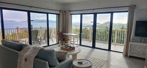 Smart TV - NEWLY RENOVATED! 1BR/1BA Beautiful Condo @Point Pleasant/Great views/3 Pools! (St Thomas)