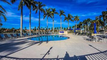 公寓客房, 1 張加大雙人床和 1 張沙發床 (Vista Verde West 218) | 游泳池 | 溫水游泳池