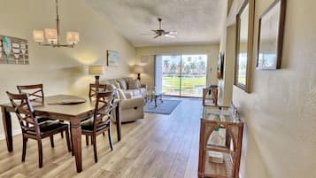 Condo, 1 Queen Bed with Sofa bed (Vista Verde West 218) | Living area | TV