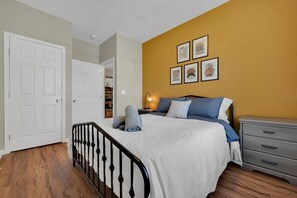 3 chambres, fer et planche à repasser, lit parapluie, Wi-Fi gratuit