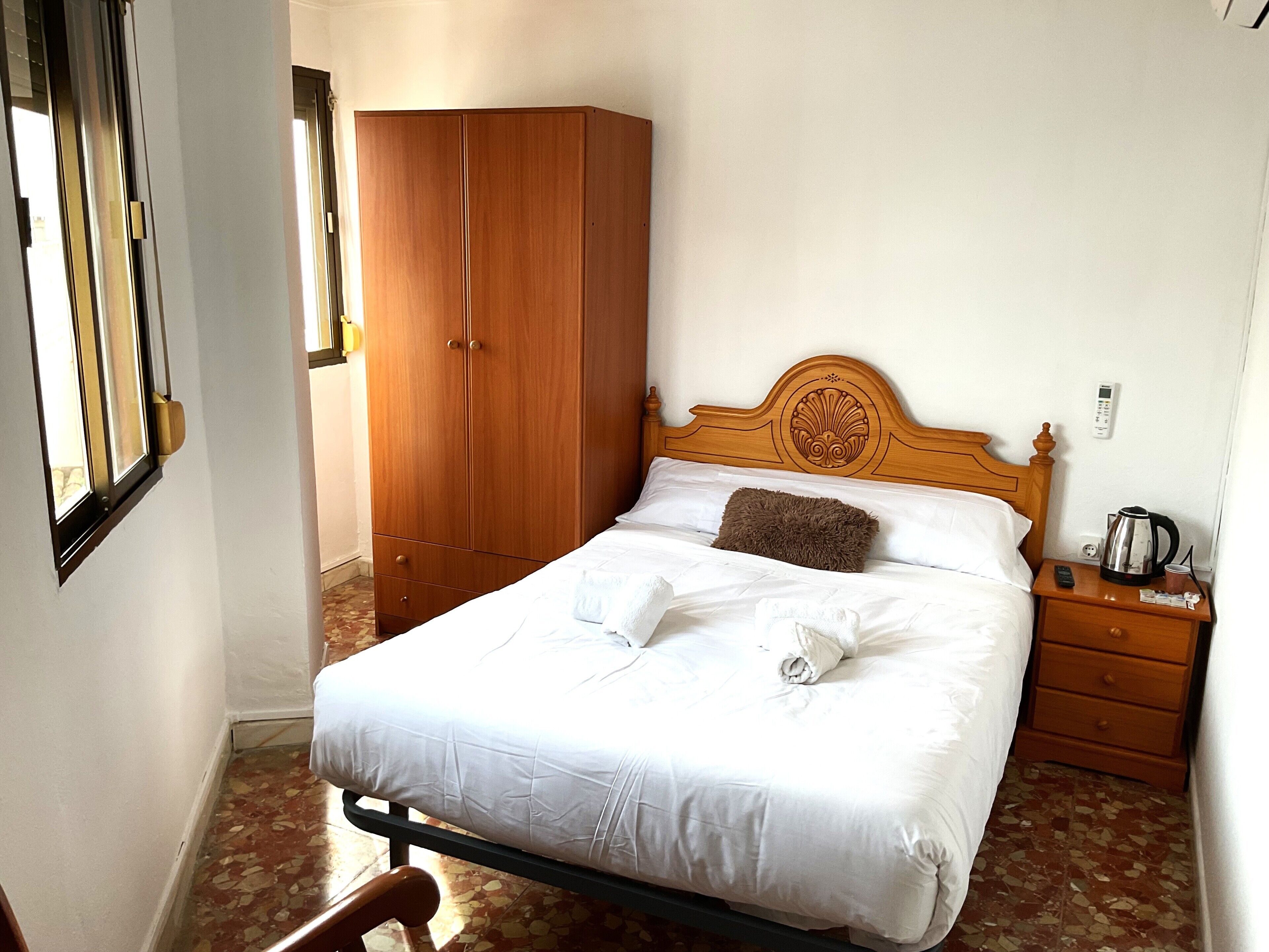 Økonomi-dobbeltrom | Skrivebord, wi-fi (inkludert) og sengetøy