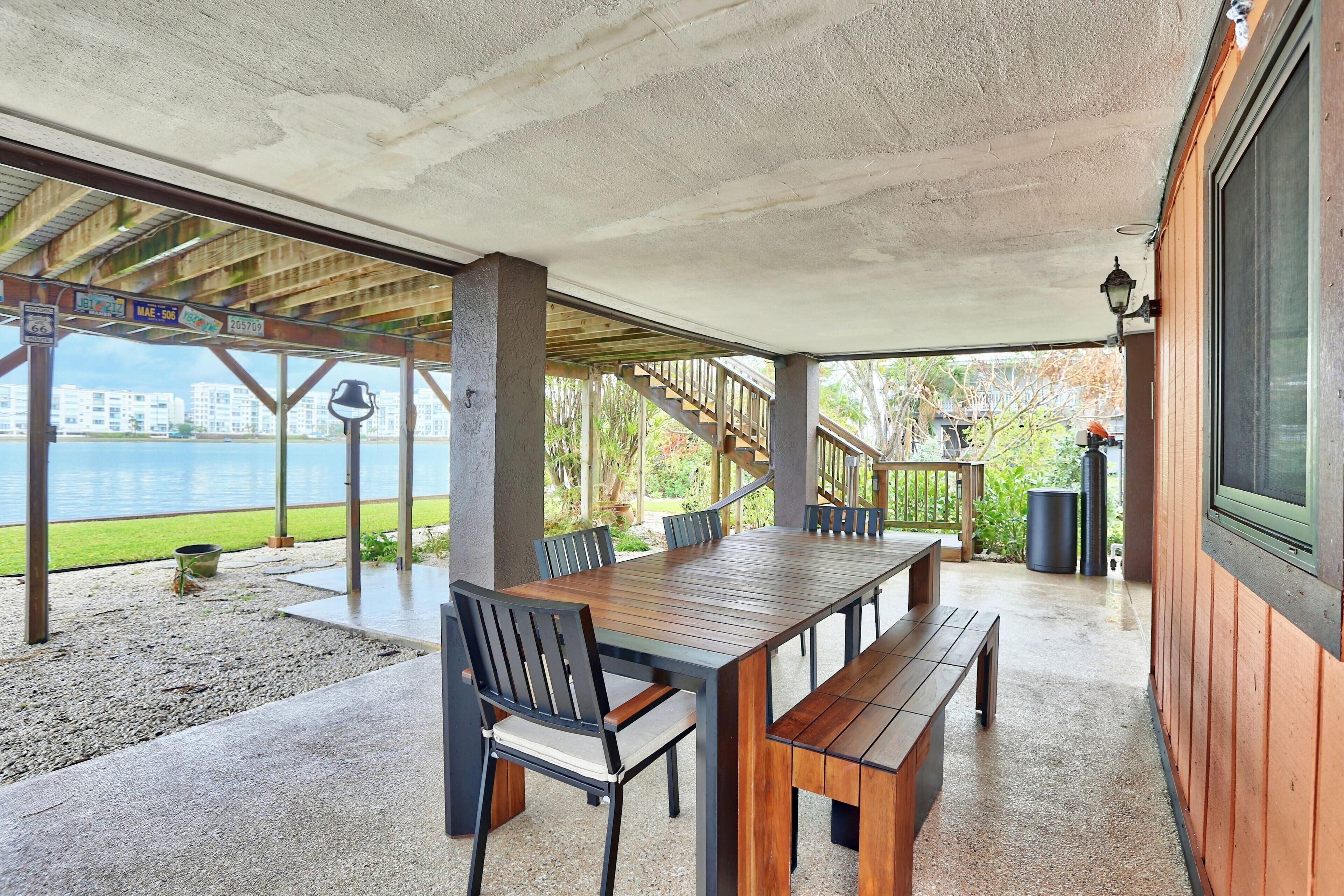 House, Multiple Beds (Paradise Along Boca Ciega Bay) | Outdoor dining