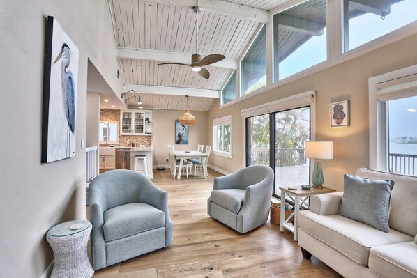 Rumah, Beberapa Tempat Tidur (Paradise Along Boca Ciega Bay) | Area keluarga | TV