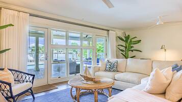 House, Multiple Beds (Paradise Cove) | Living area