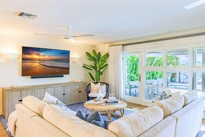 House, Multiple Beds (Paradise Cove) | Living area