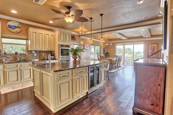 House, Multiple Beds (Hippie Haven) | Private kitchen - Hippie Haven (Gulfport)