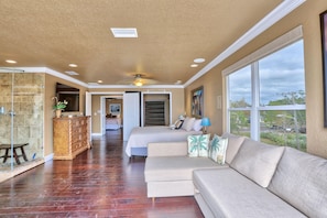 House, Multiple Beds (Hippie Haven) | 3 bedrooms
