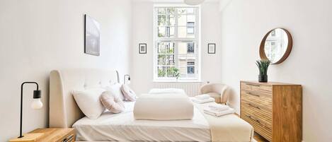 2 bedrooms, iron/ironing board, WiFi, bed sheets