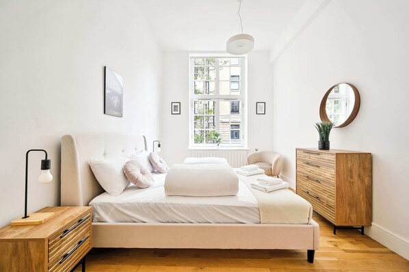 2 bedrooms, iron/ironing board, WiFi, bed sheets