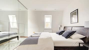 3 bedrooms, desk, iron/ironing board, WiFi