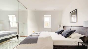 3 bedrooms, desk, iron/ironing board, WiFi