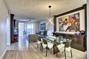 Apartment, Mehrere Betten (Harbourside at South Pasadena 105) | Innenbereich