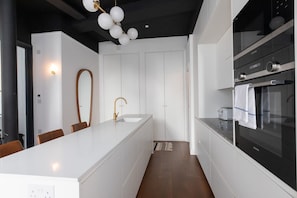 Fridge, microwave, oven, stovetop