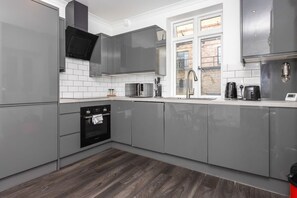 Fridge, microwave, oven, dishwasher