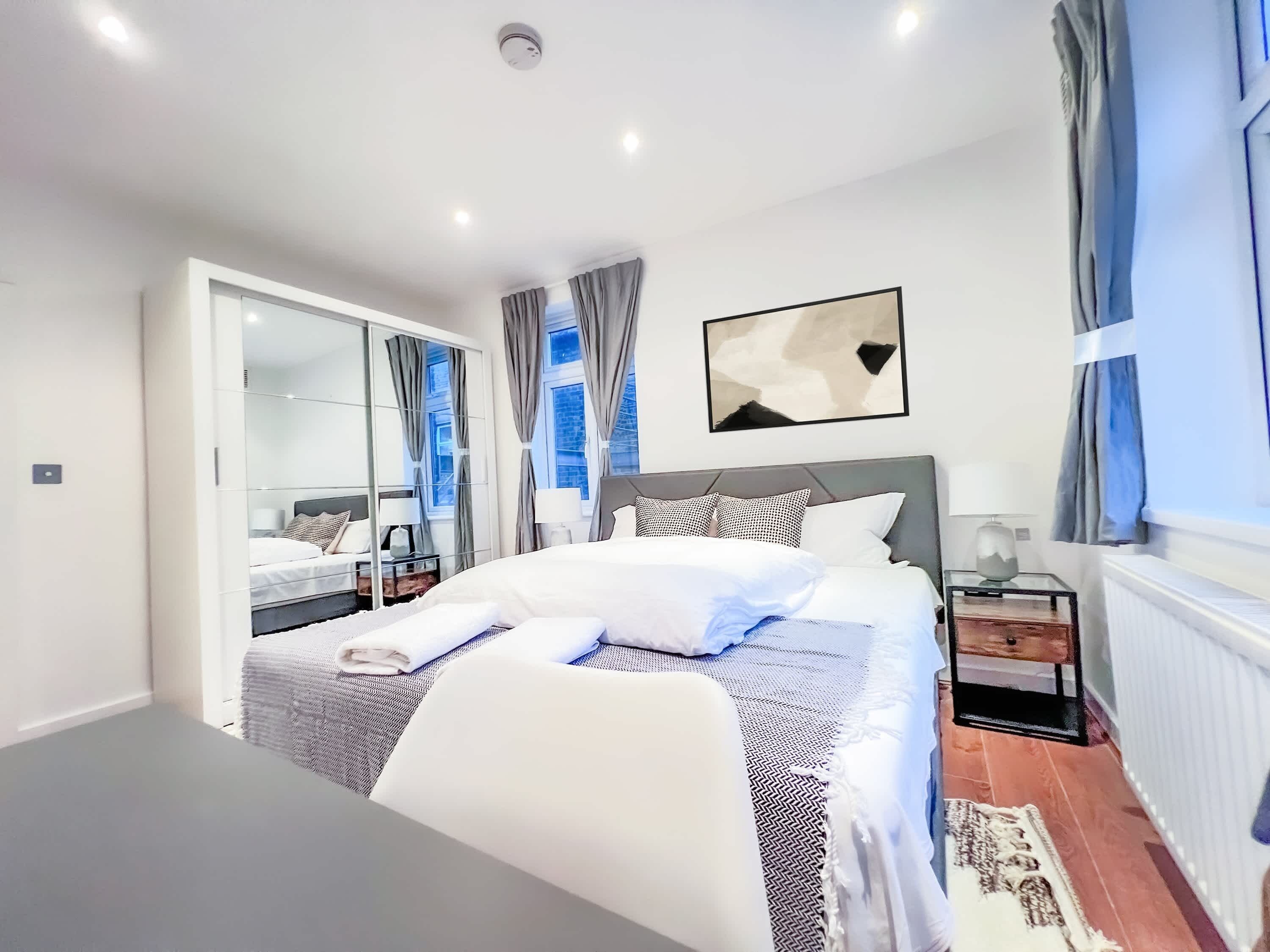 3 bedrooms, iron/ironing board, WiFi, bed sheets