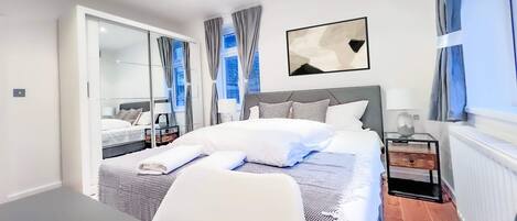 3 bedrooms, iron/ironing board, WiFi, bed sheets