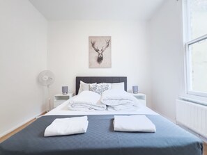 1 chambre, fer et planche à repasser, Wi-Fi, literie fournie