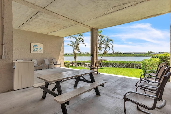Condo, 1 King Bed with Sofa bed (Sea Club #49 - Beach Oasis) | Outdoor dining