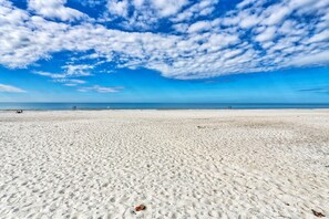 Appartement, meerdere bedden (Sea Oats 101) | Strand | Aan het strand
