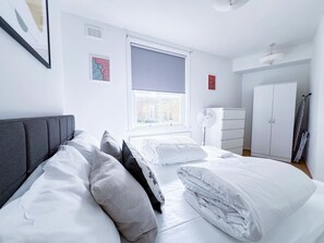 1 bedroom, iron/ironing board, WiFi, bed sheets - Lovely 1 Bedroom Camden Flat (London)