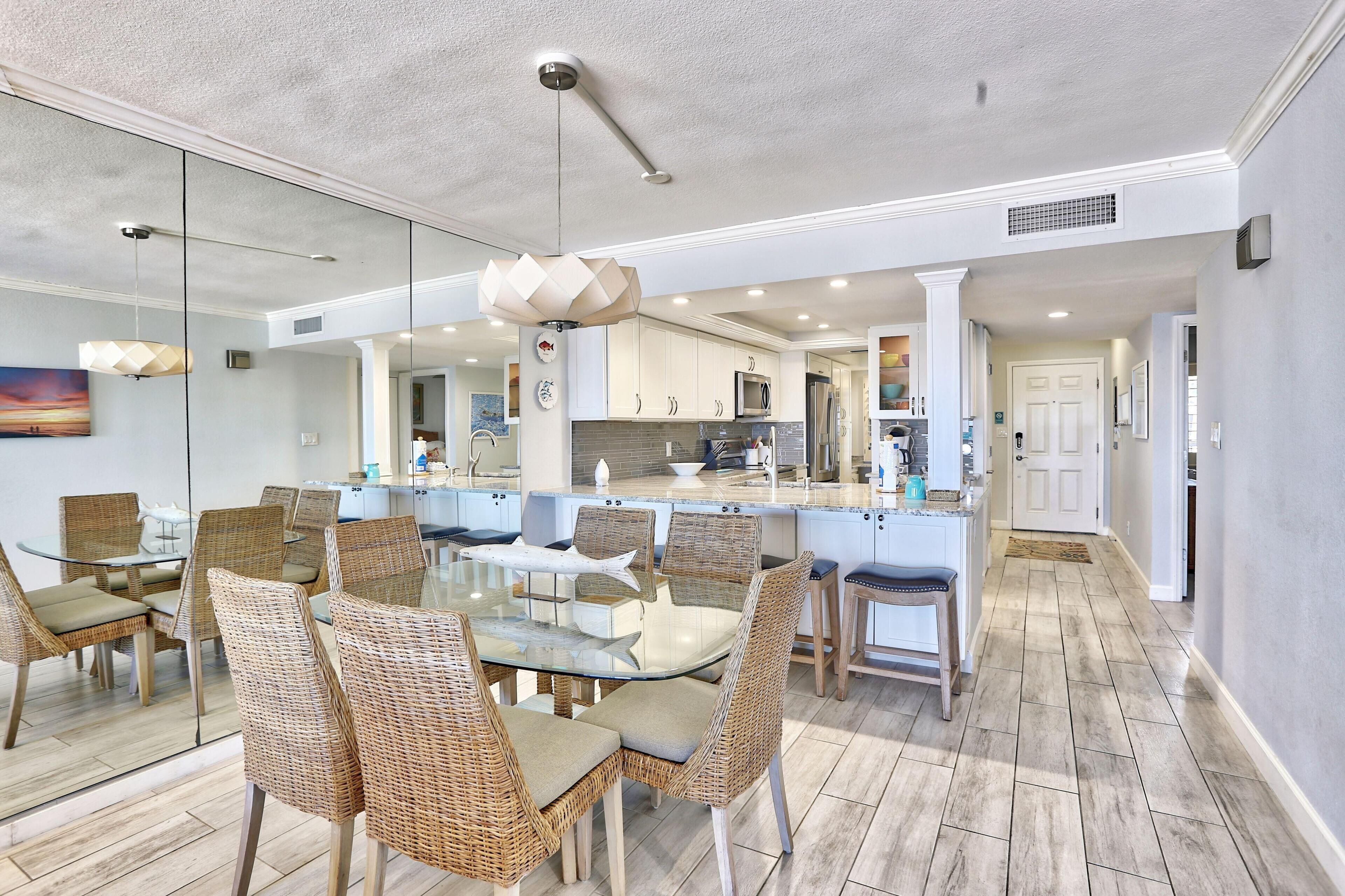 Condo, Multiple Beds (Land's End 10-303 Beach Front - Premi) | Dining