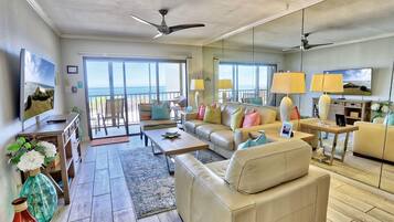 Condo, Multiple Beds (Land's End 10-303 Beach Front - Premi) | Living area