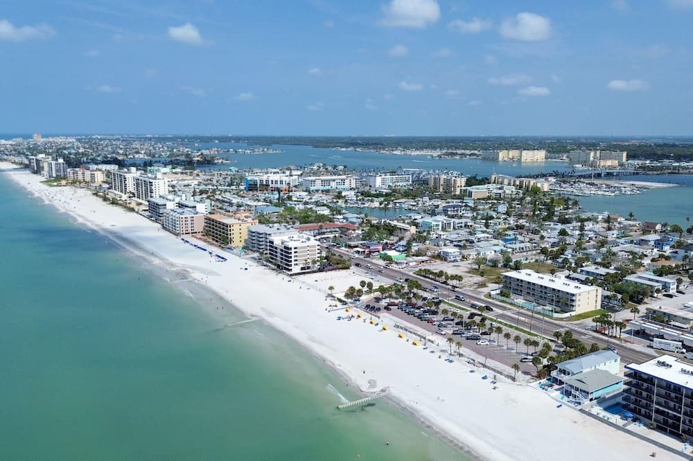 La Coquina 102 - Madeira Beach, FL
