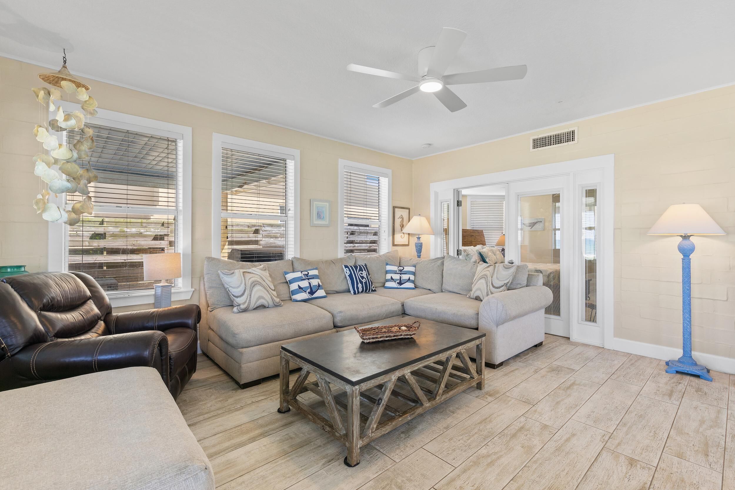 House, Multiple Beds (Beachside Vista) | Living area | TV