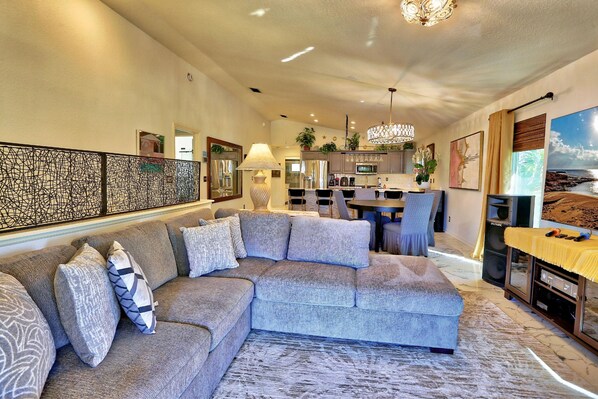House, Multiple Beds (Jade Beach Retreat) | Living area