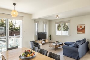 TV - Protaras Villa Cemelia (Protaras)