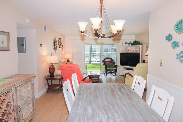 Appart'hôtel, 1 très grand lit et 1 canapé-lit (Colony Beach Club 105) | Coin séjour