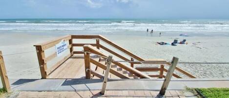 Condo, 1 King Bed with Sofa bed (Colony Beach Club 109) | Beach