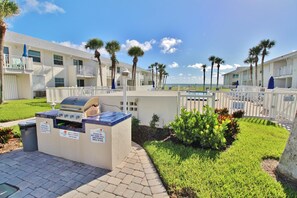 Appart'hôtel, 1 très grand lit et 1 canapé-lit (Colony Beach Club 109) | Terrasse/Patio