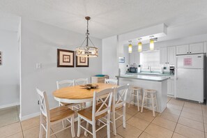 Dining - Colony Beach Club 120 (New Smyrna Beach)