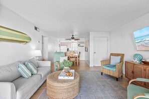 Condo, 1 King Bed with Sofa bed (Colony Beach Club 121) | Living area