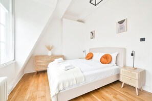 3 chambres, fer et planche à repasser, Wi-Fi, draps fournis